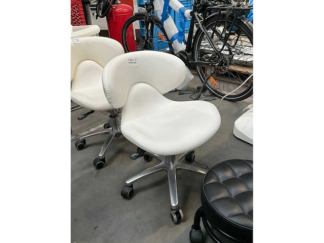 Diverse krukken (4x) + poef - afbeelding 4 van  7