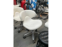 Diverse krukken (4x) + poef - afbeelding 4 van  7