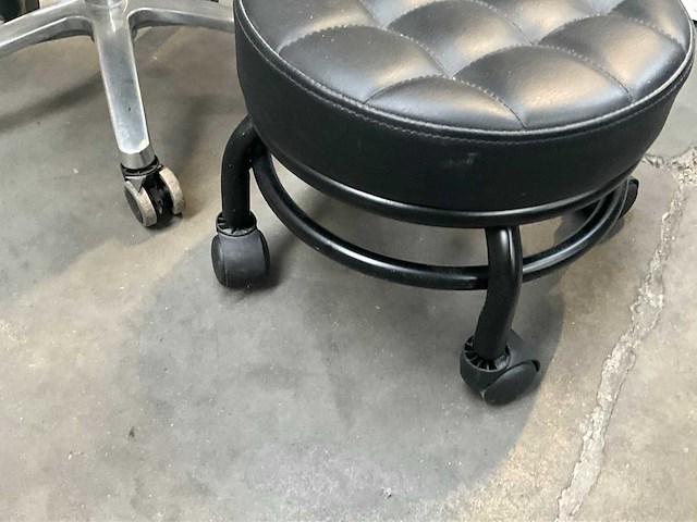 Diverse krukken (4x) + poef - afbeelding 6 van  7