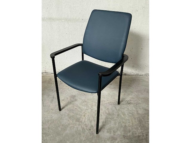 Diverse kunstlederen vergaderstoelen (4x) - afbeelding 2 van  5