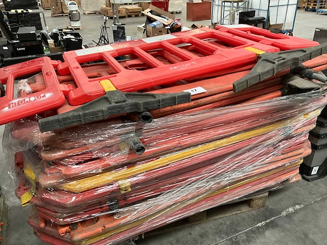 Diverse kunststof afzethekken (25x) - afbeelding 1 van  5