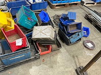 Diverse kunststof bakken - afbeelding 1 van  1