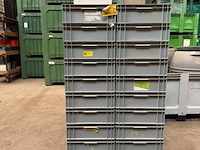 Diverse kunststof kratten - afbeelding 1 van  4