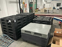 Diverse kunststof pallets (28x) - afbeelding 2 van  4