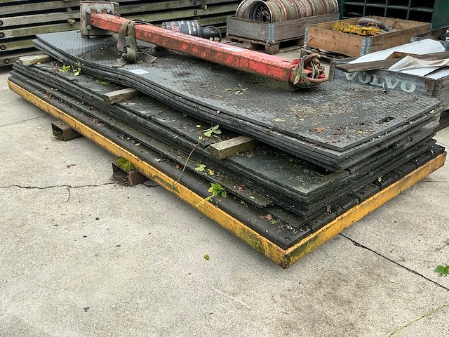 Diverse kunststof rijplaten (13x) - afbeelding 1 van  3