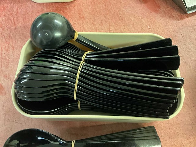 Diverse kunststof schalen (140x) - afbeelding 2 van  6