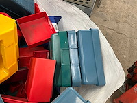Diverse kunststof sorteerbakjes - afbeelding 2 van  2