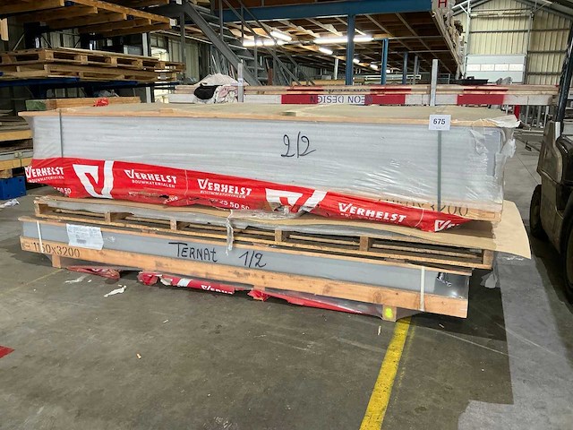 Diverse kunststoffen platen met alu toplaag - afbeelding 1 van  4