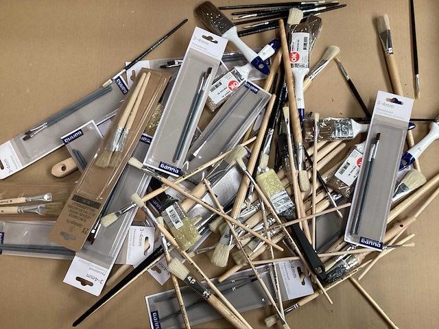 Diverse kwasten en penselen (103x) - afbeelding 1 van  4