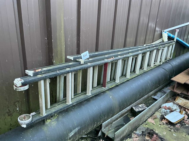 Diverse ladders (2x) - afbeelding 1 van  3