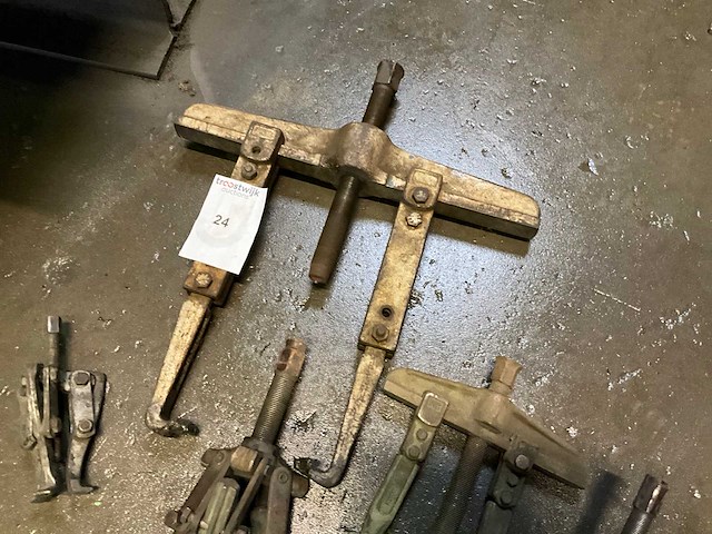 Diverse lagertrekkers (6x) - afbeelding 2 van  4