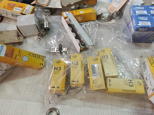 Diverse lampen 12v - autoverlichting - afbeelding 1 van  6