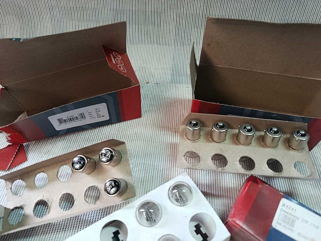 Diverse lampen 12v - autoverlichting - afbeelding 3 van  6