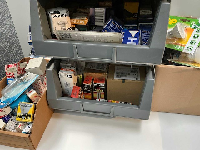 Diverse lampen en verlichting - afbeelding 5 van  7