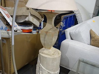 Diverse lampen + glazen salontafel - afbeelding 2 van  3