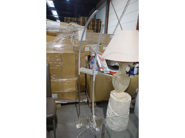 Diverse lampen + glazen salontafel - afbeelding 3 van  3