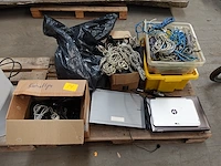 Diverse laptops + kabels