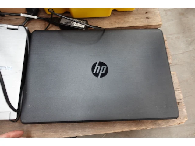 Diverse laptops + kabels - afbeelding 5 van  8