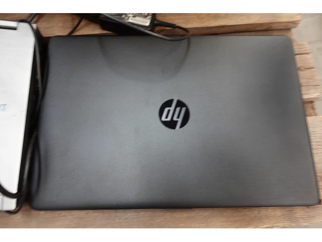 Diverse laptops + kabels - afbeelding 6 van  8