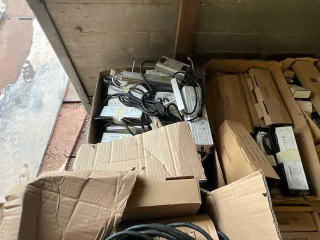 Diverse led verlichting en transformator - afbeelding 14 van  20