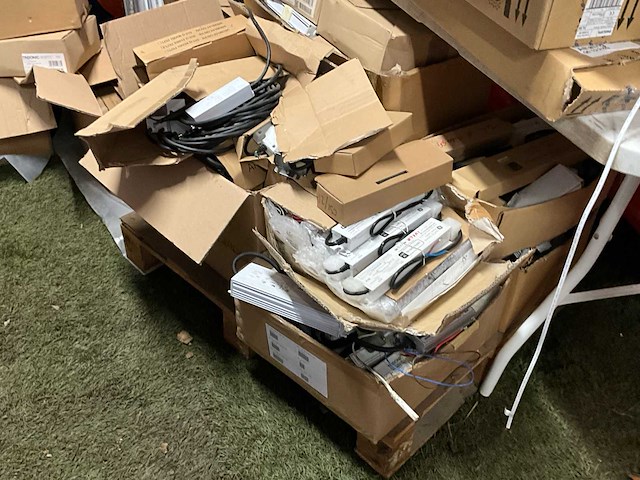 Diverse led verlichting met transformators - afbeelding 13 van  25