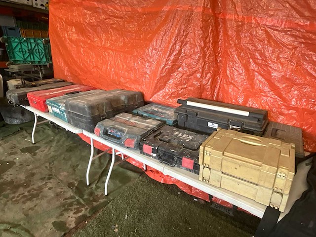 Diverse lege gereedschapskoffers - afbeelding 1 van  2