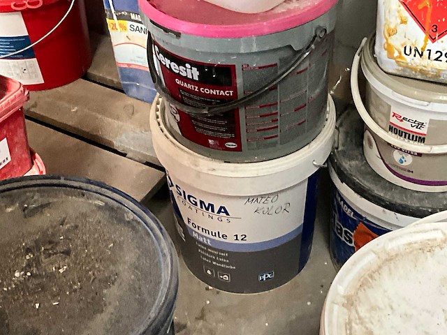 Diverse lijmen, verf en geveltoebehoren - afbeelding 8 van  19
