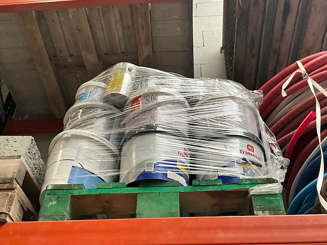 Diverse lijmen, verf en geveltoebehoren - afbeelding 11 van  19