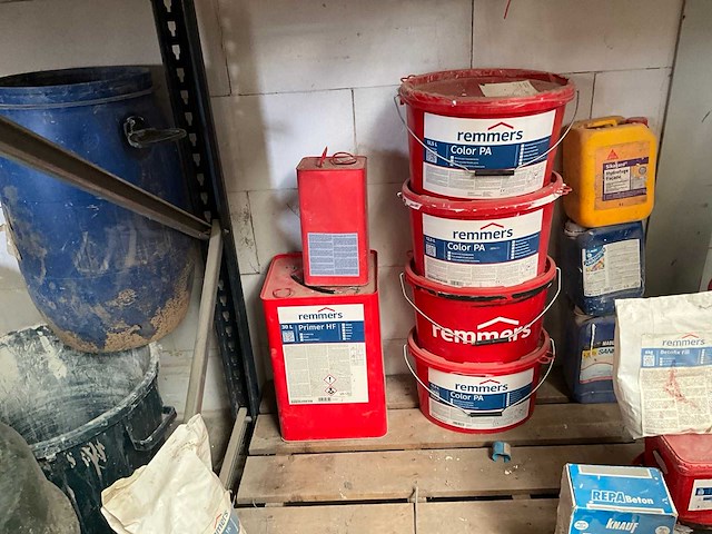 Diverse lijmen, verf en geveltoebehoren - afbeelding 12 van  19