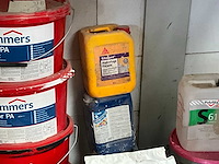 Diverse lijmen, verf en geveltoebehoren - afbeelding 13 van  19