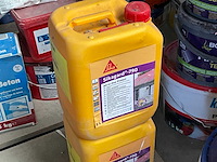 Diverse lijmen, verf en geveltoebehoren - afbeelding 14 van  19