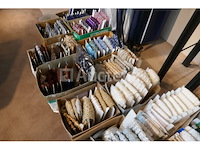 Diverse linten voor vrouwenkledij - afbeelding 2 van  7