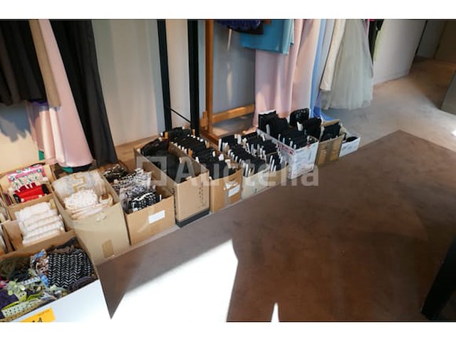 Diverse linten voor vrouwenkledij - afbeelding 4 van  7