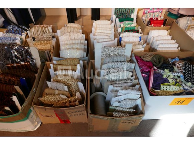 Diverse linten voor vrouwenkledij - afbeelding 5 van  7