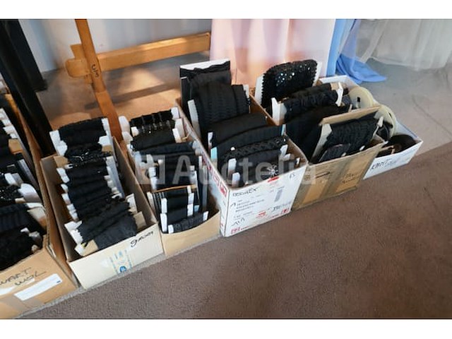 Diverse linten voor vrouwenkledij - afbeelding 7 van  7