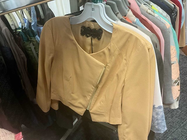 Diverse losse vestjes (55x) - afbeelding 7 van  51