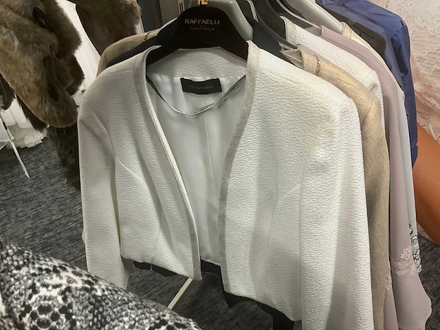 Diverse losse vestjes (55x) - afbeelding 31 van  51