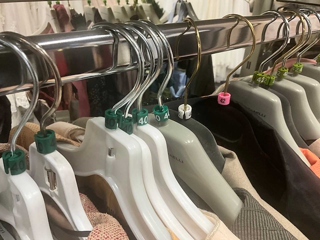 Diverse losse vestjes (55x) - afbeelding 42 van  51