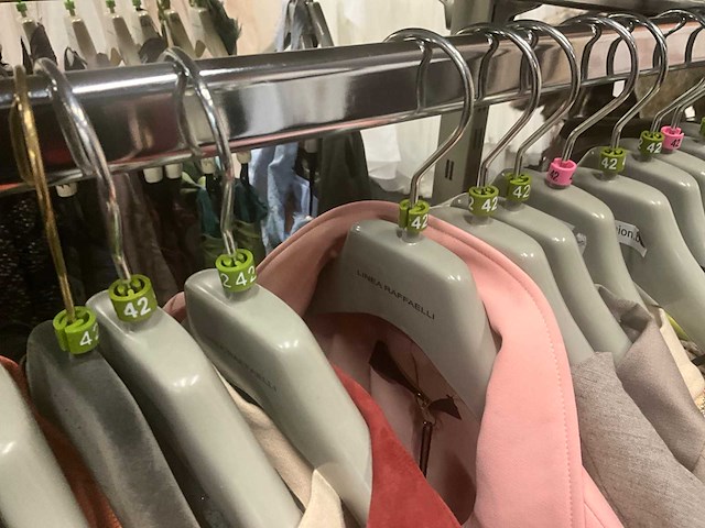 Diverse losse vestjes (55x) - afbeelding 43 van  51