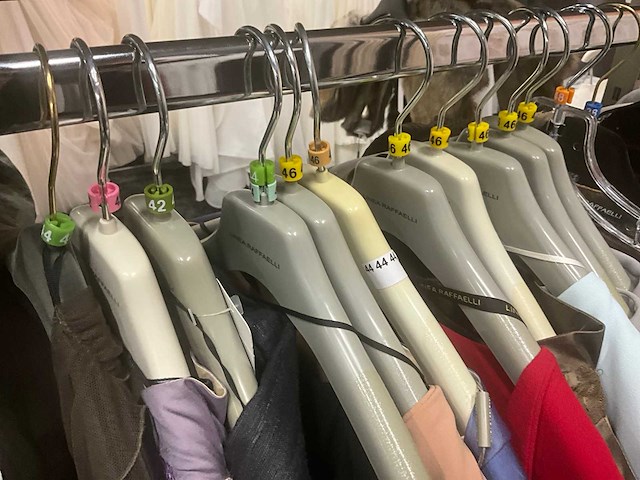 Diverse losse vestjes (55x) - afbeelding 44 van  51