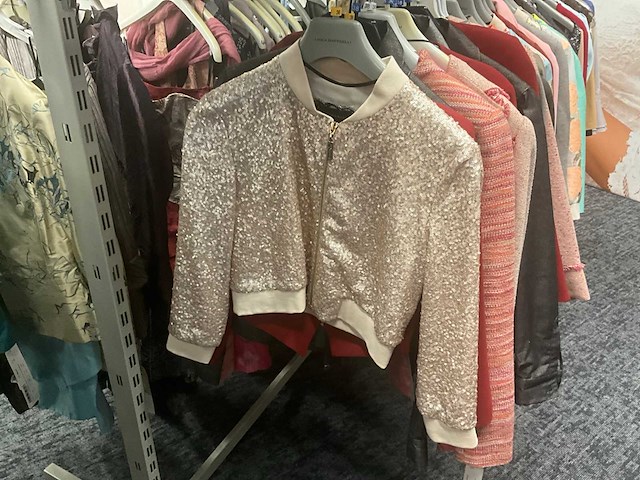 Diverse losse vestjes (55x) - afbeelding 34 van  51