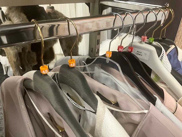 Diverse losse vestjes (55x) - afbeelding 47 van  51