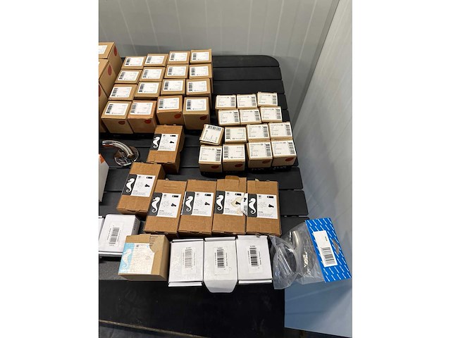 Diverse lot haken badkameraccessoires - afbeelding 3 van  6