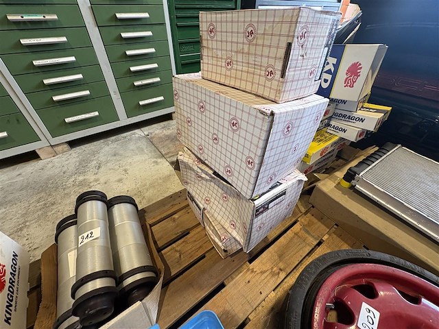 Diverse luchtfilters - afbeelding 2 van  3