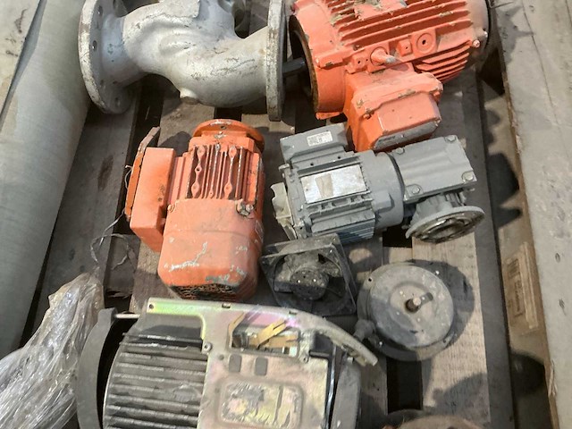 Diverse machine onderdelen - afbeelding 4 van  6