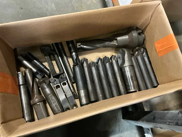 Diverse machinegereedschappen (19x) - afbeelding 1 van  5