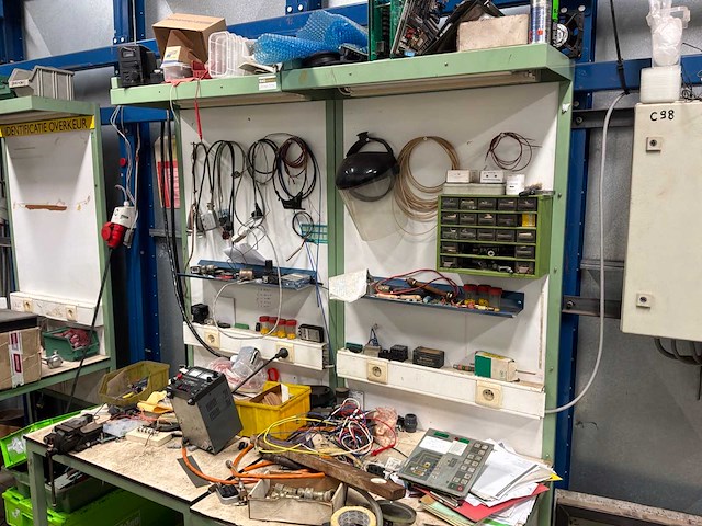 Diverse machineonderdelen en recup goederen - afbeelding 2 van  66