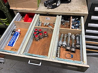 Diverse machineonderdelen en recup goederen - afbeelding 24 van  66