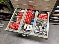 Diverse machineonderdelen en recup goederen - afbeelding 25 van  66