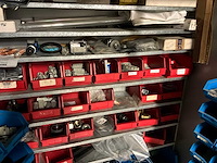 Diverse machineonderdelen en recup goederen - afbeelding 36 van  66